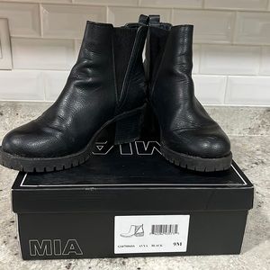 Mia black boots size 9
